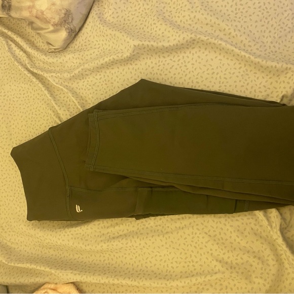 4 Fabletics Leggings - Picture 4 of 5